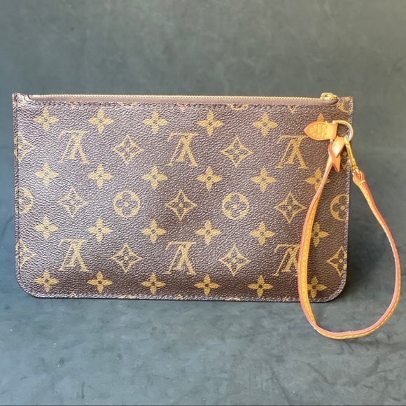 Louis Vuitton Handbags - LOUIS VUITTON monogram wristlet